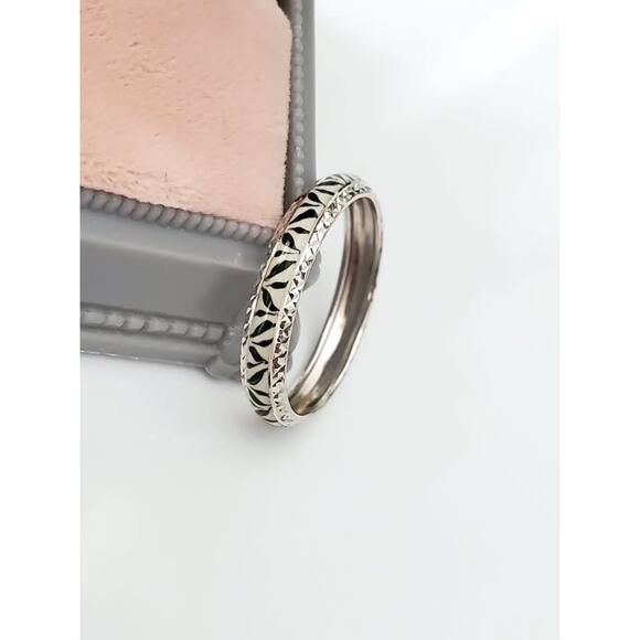 White & Black Enamel 14K White Gold Band Ring - Picture 1 of 6